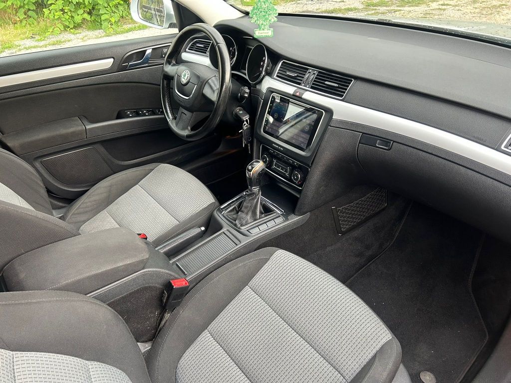 Skoda Superb 1,4 tsi 125ps Xenon Navi alu 18