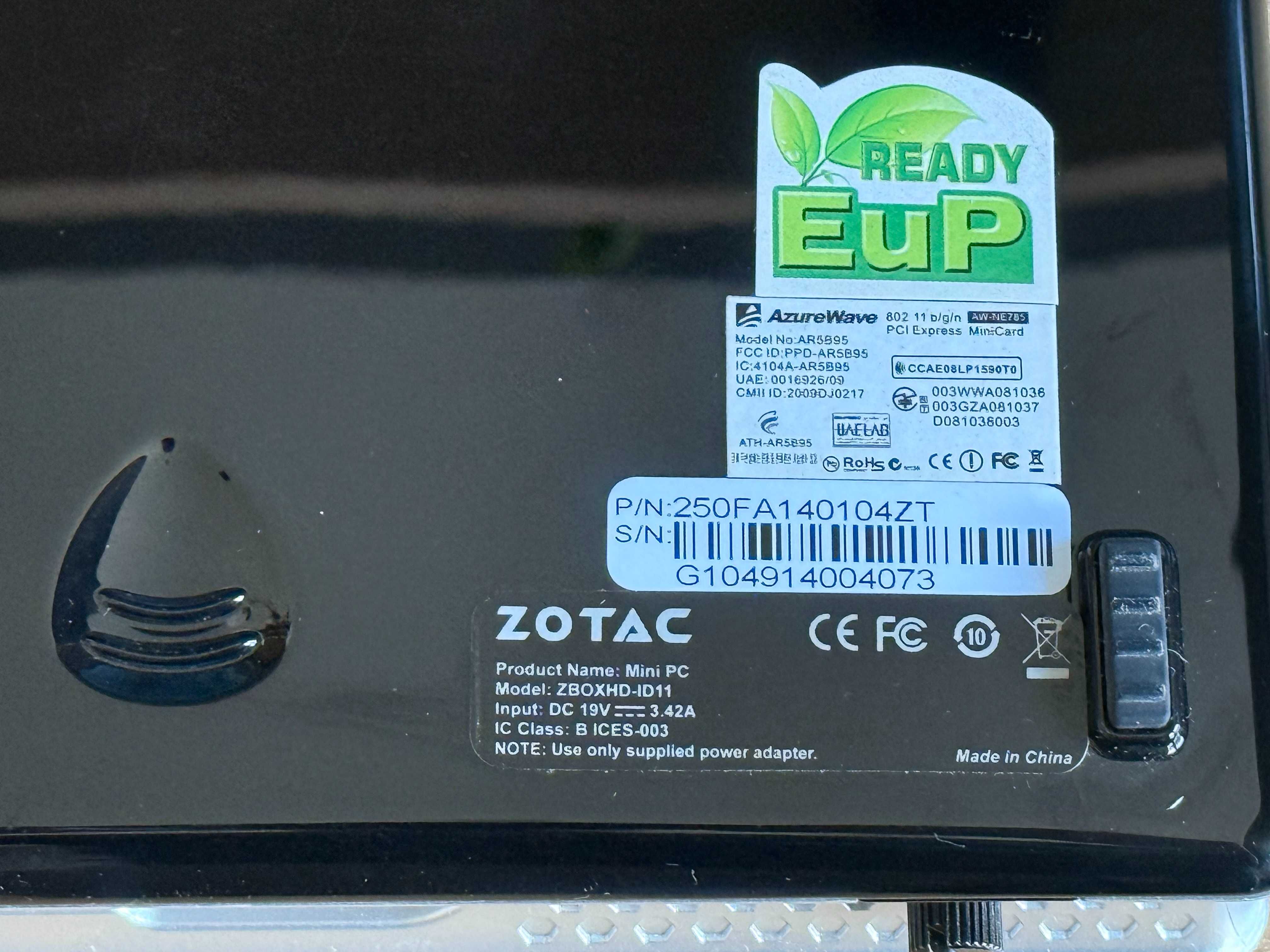 Komputer ZOTAC Mini PC (Intel Atom D510, 2GB RAM, 250GB HDD)