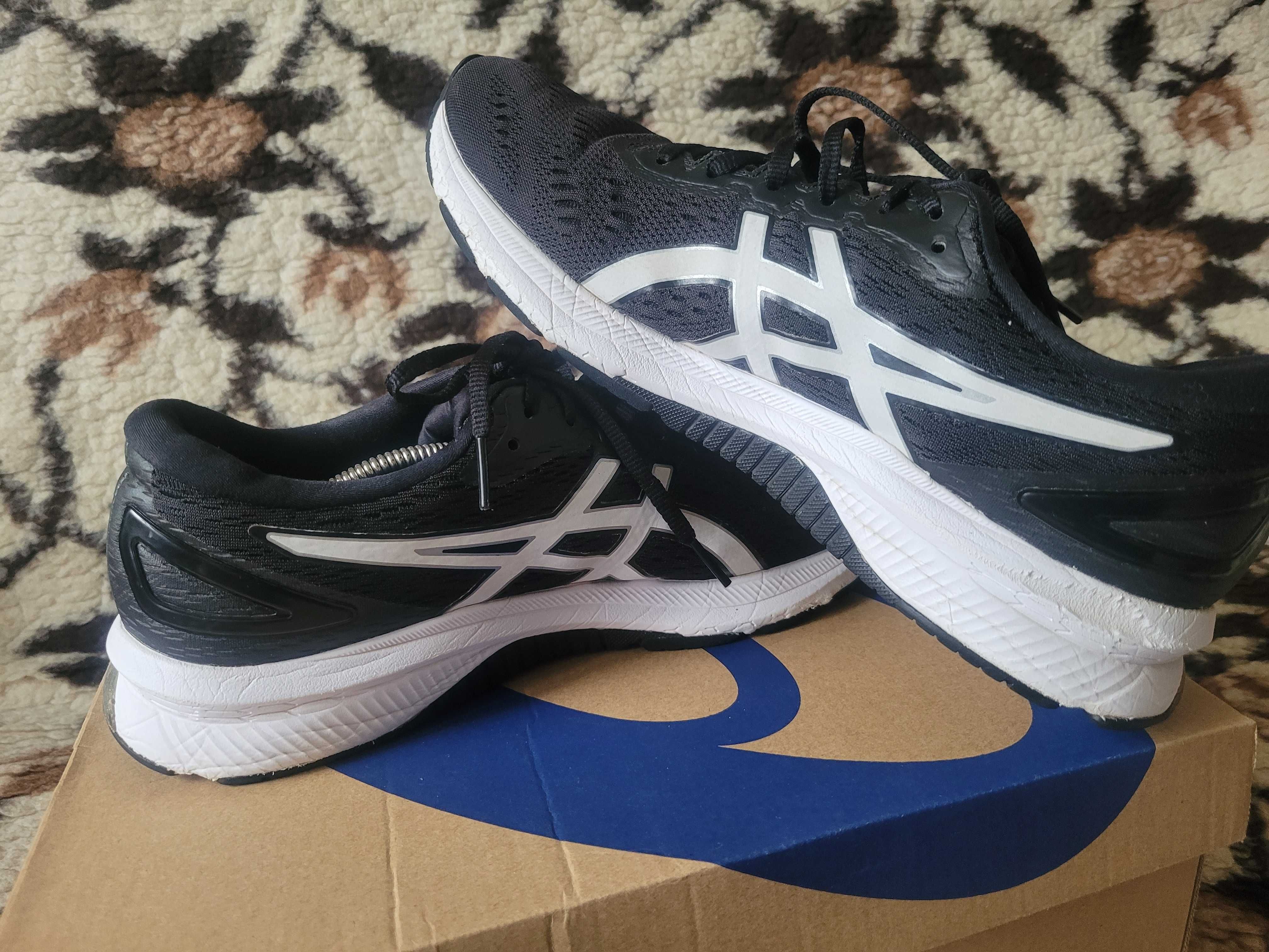 Mega sportowe buty do biegania Asics Xpress 2 wkł.28 cm