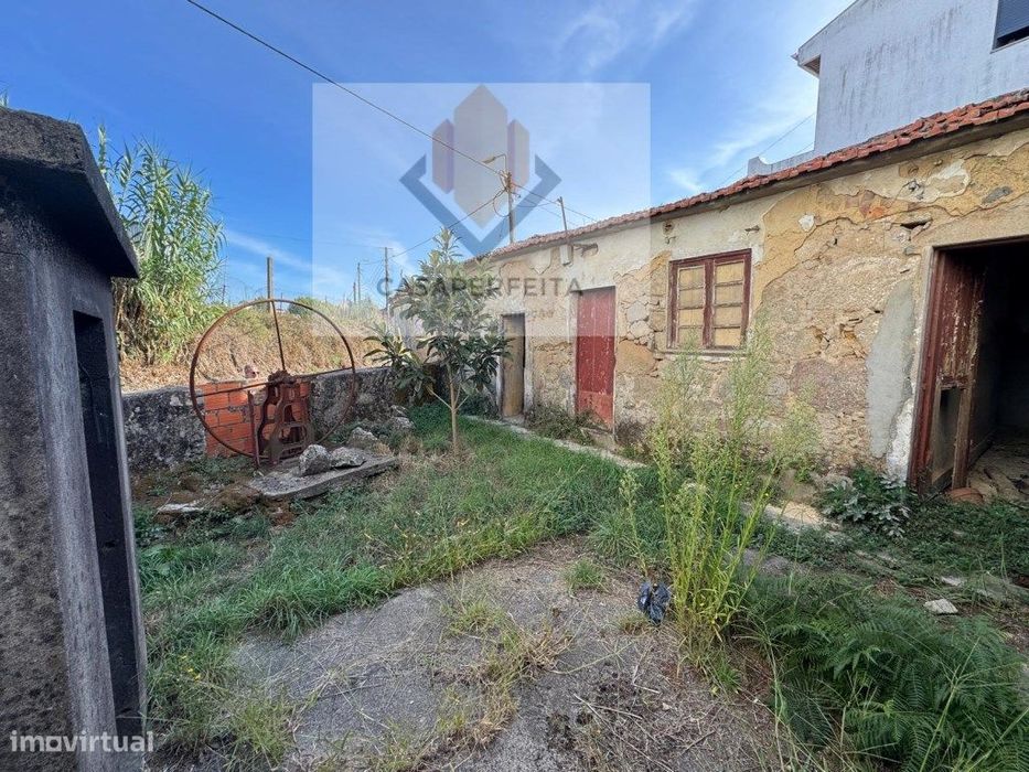 Casa Térrea Para Remodelar com 86m2 - Oliveira do Douro