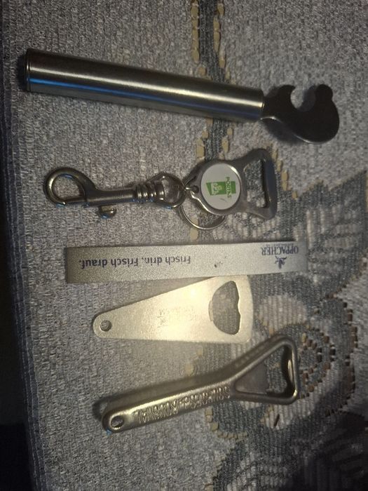 Zestaw metalowych otwieraczy do butelek, piwa