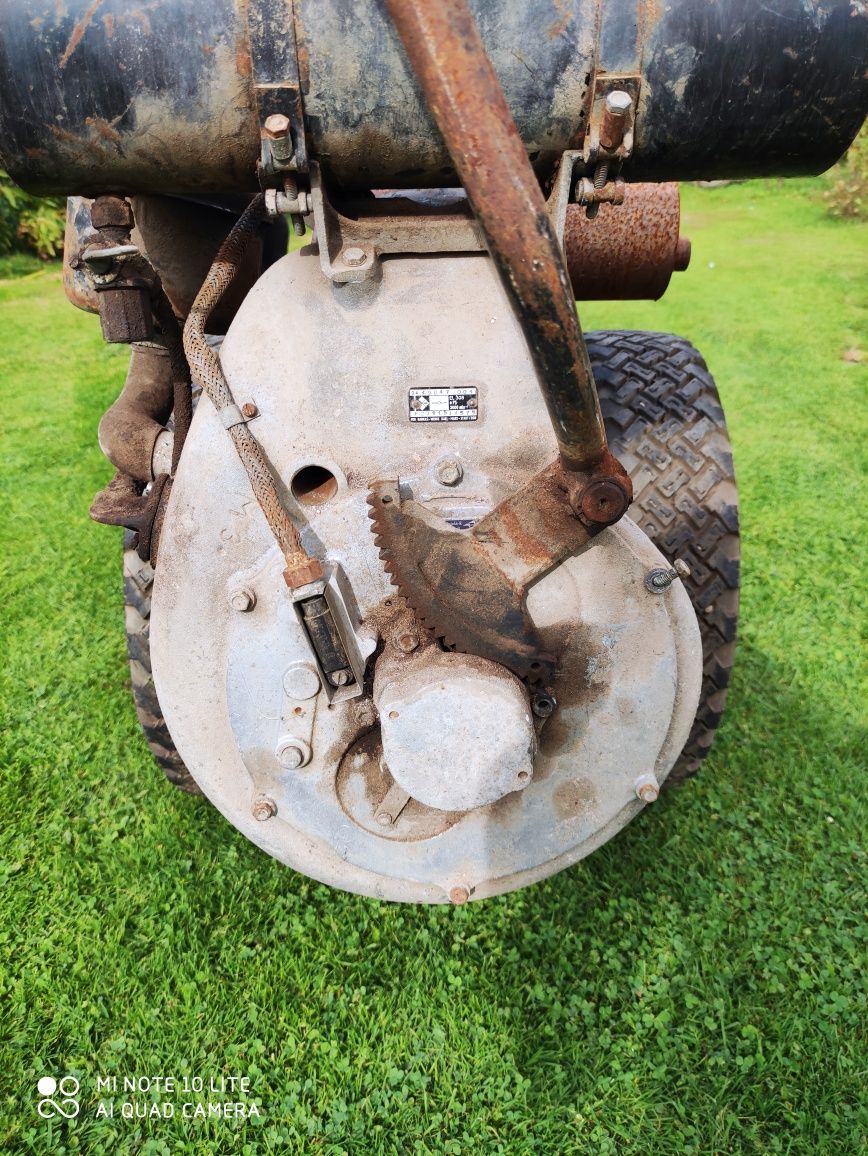 Stara porządn traktorek ciągniczek gleboryzarka dzik