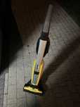 Mop Elektryczny z Funkcją Odkurzacza Pionowy 2w1 Karcher FC5