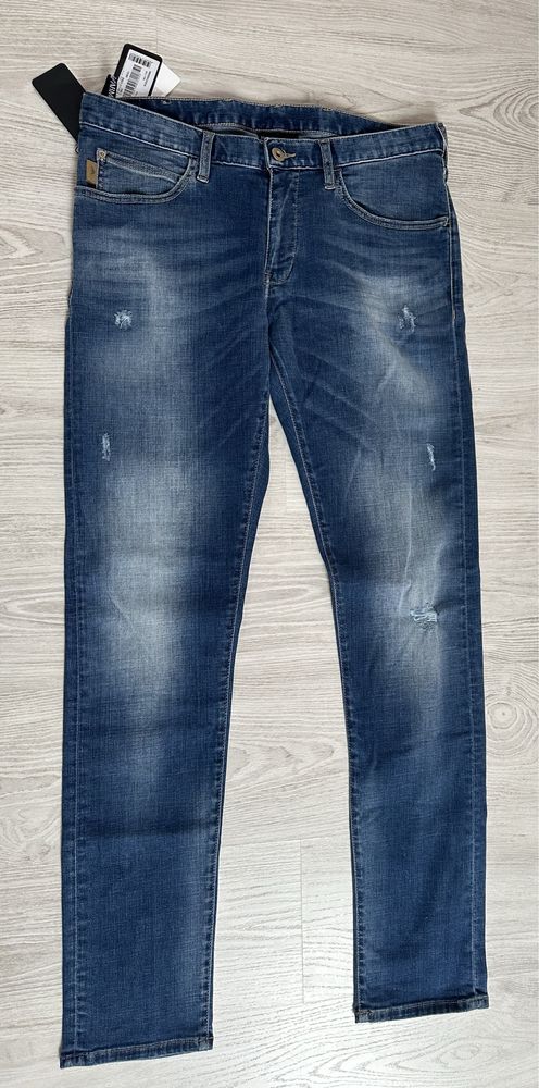 Emporio Armani spodnie jeans jeansowe J10 31