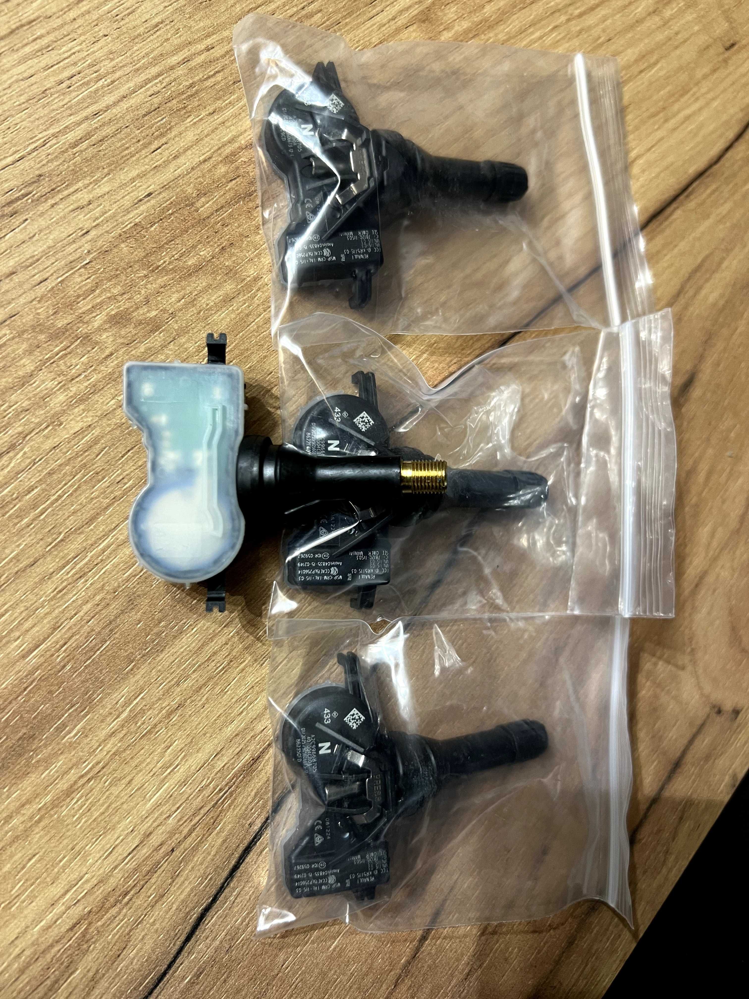 Czujniki ciśnienia opon powietrza Renault^ DACIA^ TPMS^ Nowe^