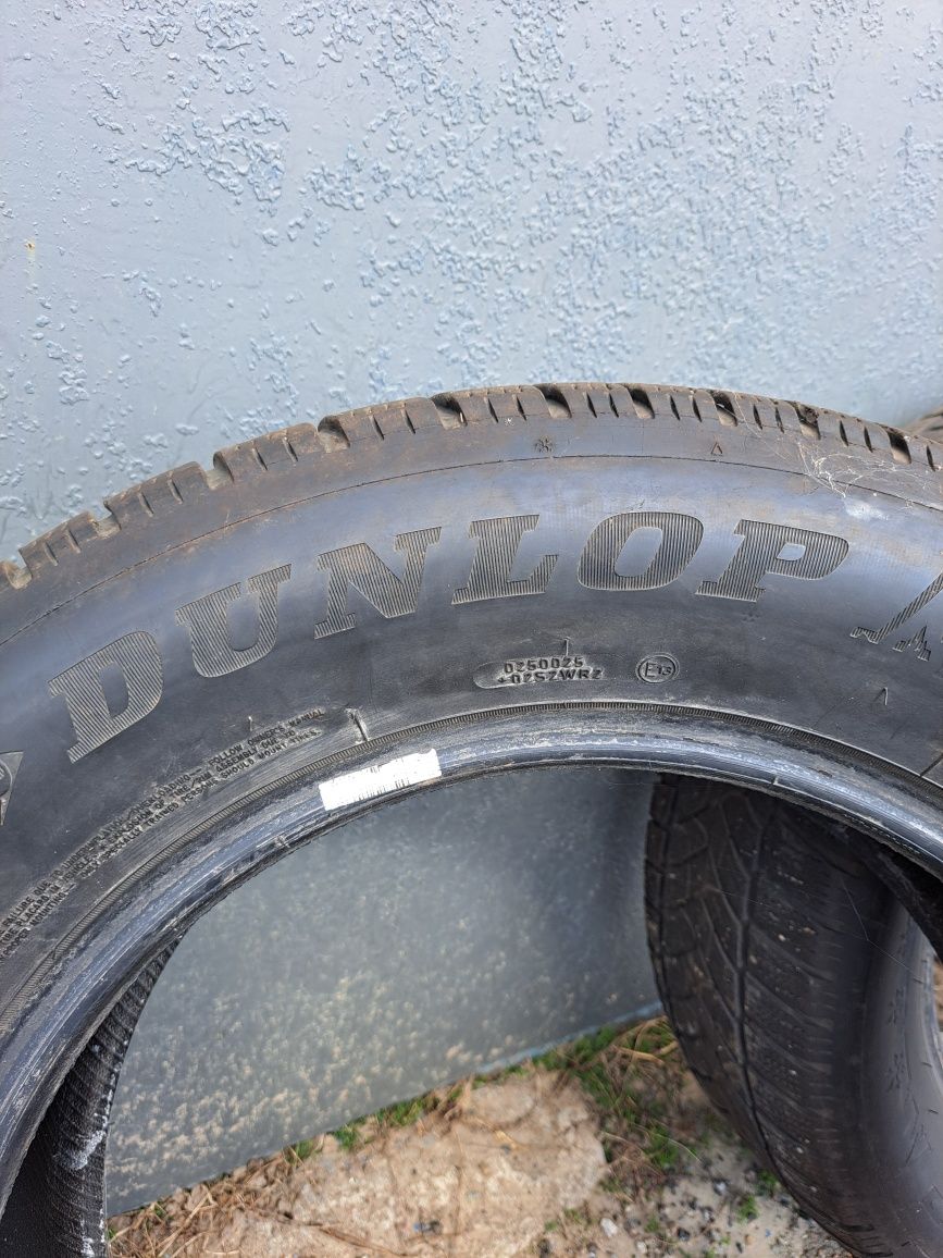 Продам шини  зимові 225х65 R17 DUNLOP