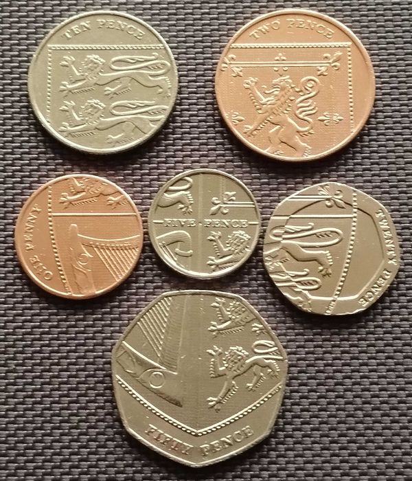 Набір з 6 монет Великої Британії  «Королівський герб» .