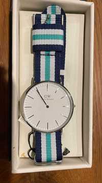 zegarek Daniel Wellington z modnym paskiem