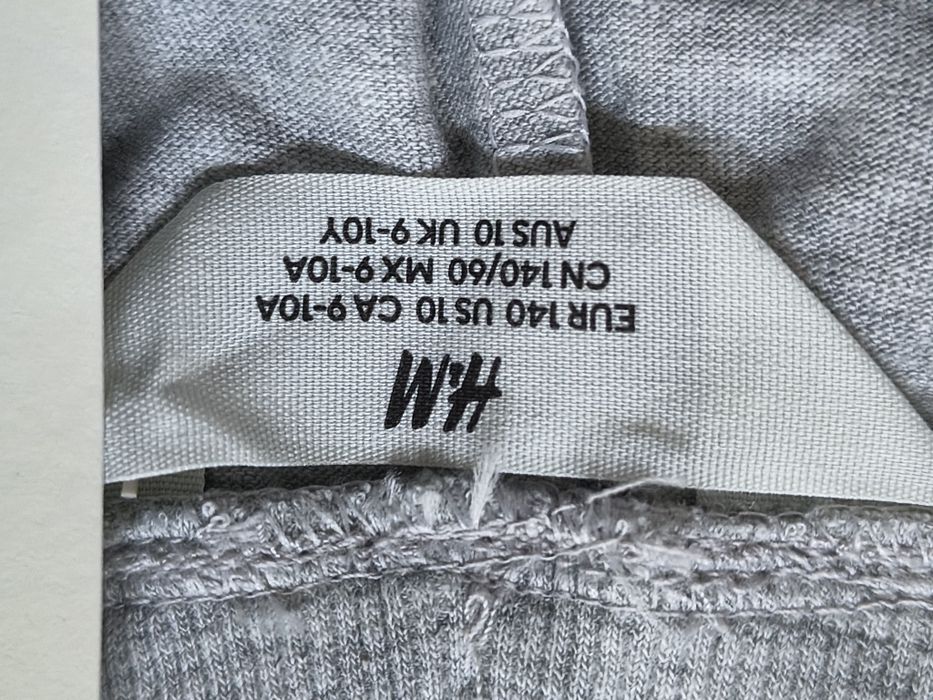 H&M nowe cienkie spodnie 140