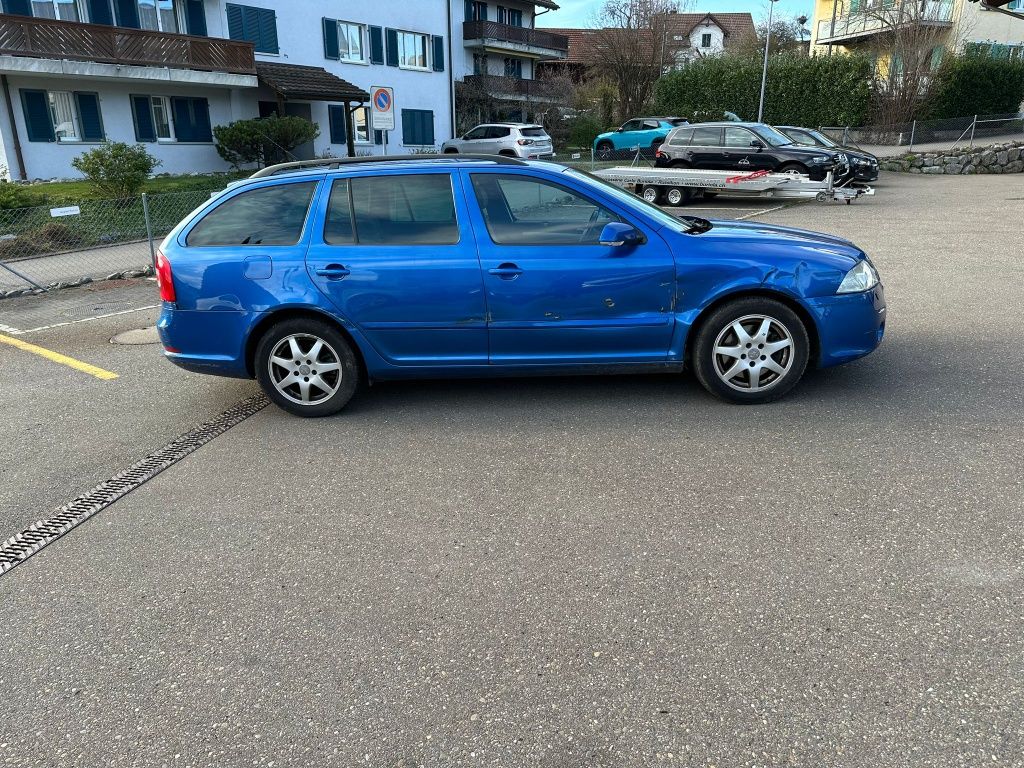 Części Skoda Octavia II 2.0 tfsi bwa 9463  1.8Tfsi 9910 cda kod lakier