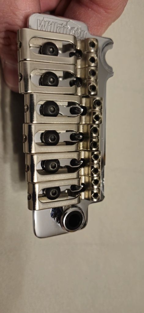 Tremolo WILKINSON by Gotoh VG300 + mosiężny blok