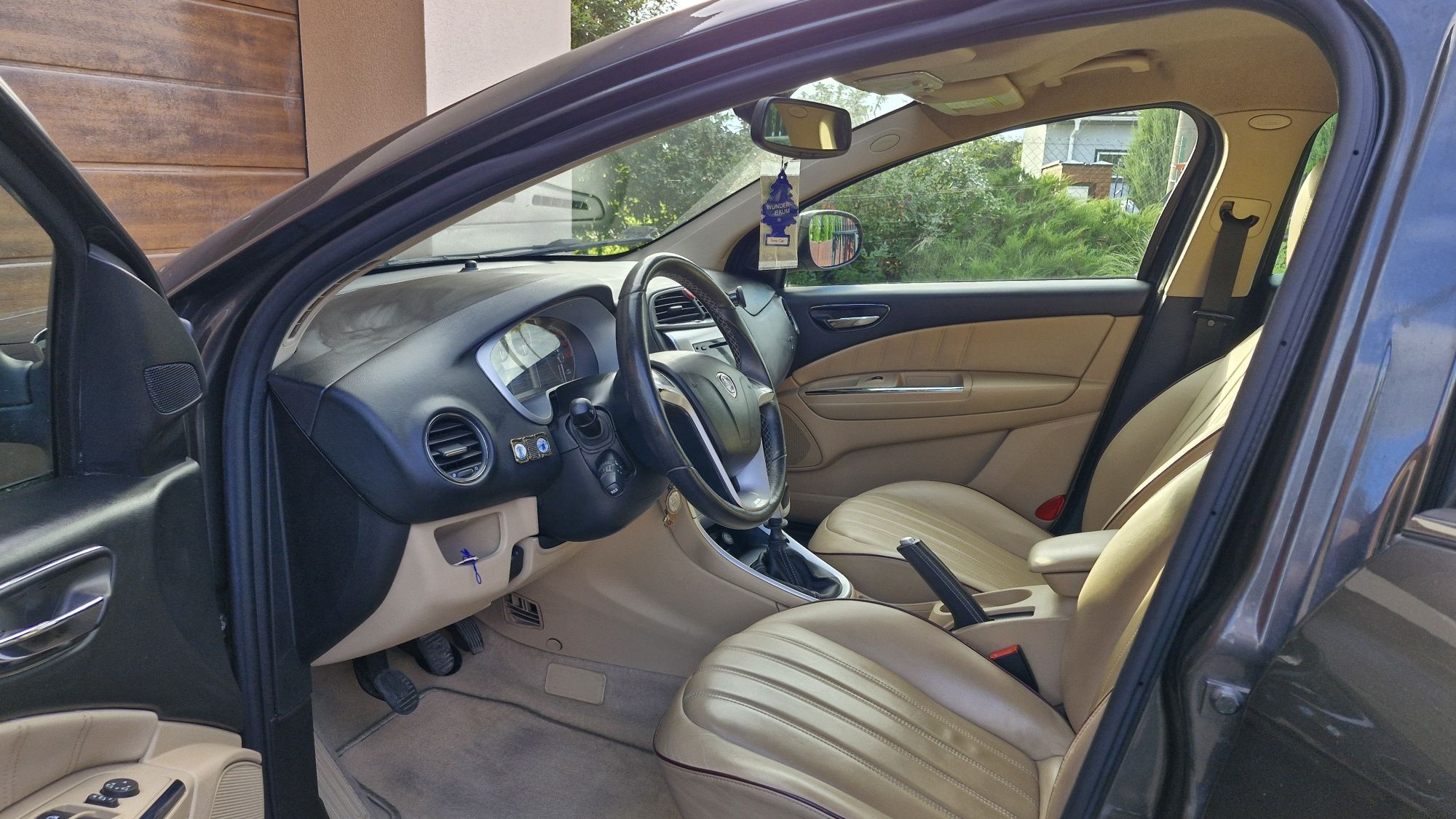 Lancia Delta 1.4 120kM 2009