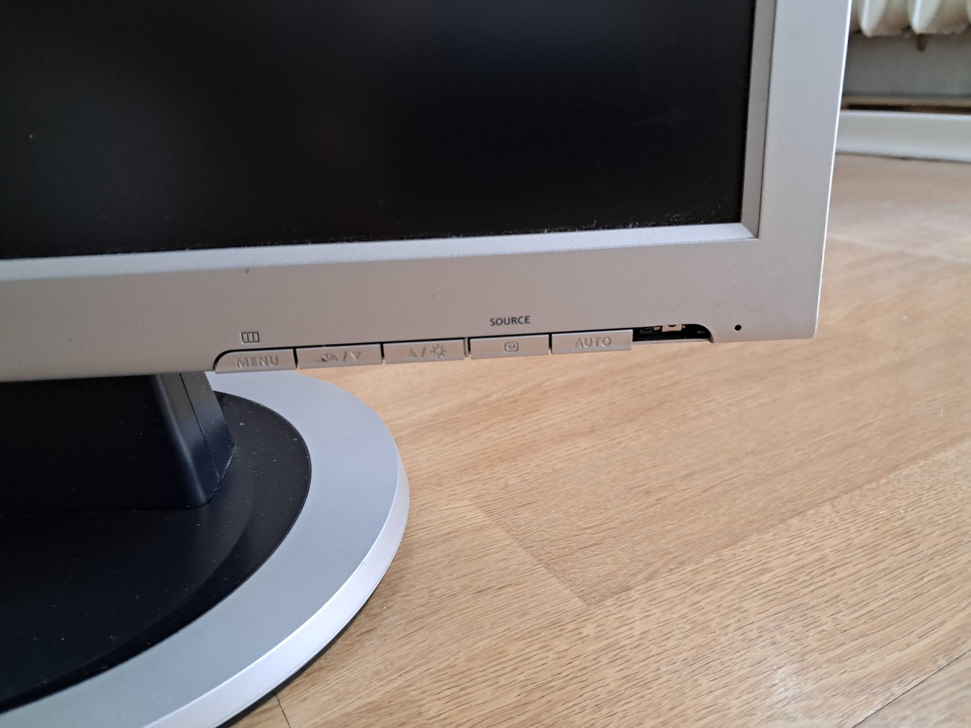 Monitor Samsung Syncmaster 901B 19 cali.