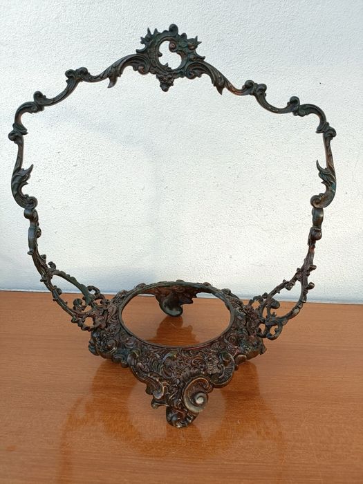Peça ornamental em bronze
