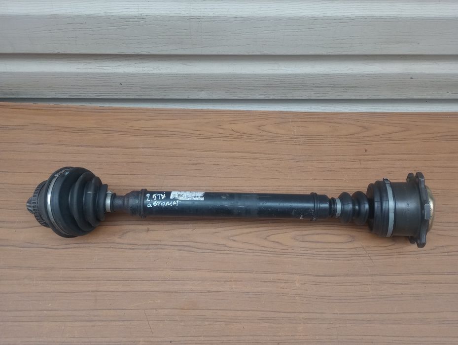 Піввісь Volkswagen Caddy/Golf 4/Skoda Passat B-5/Audi A4/A6/Sharan /T4