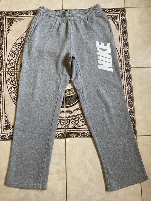 Чоловічі спортивні штани Nike