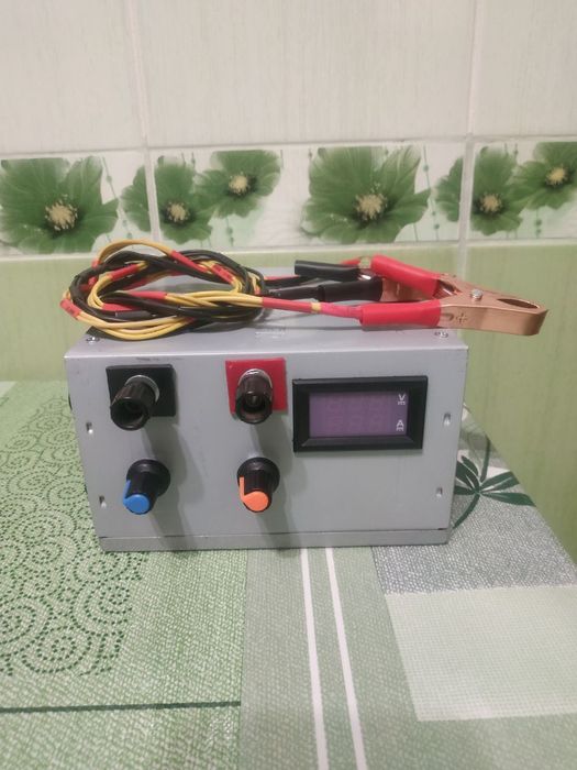 Зарядний пристрій /Блок живлення, зарядка для акумулятора блок питания