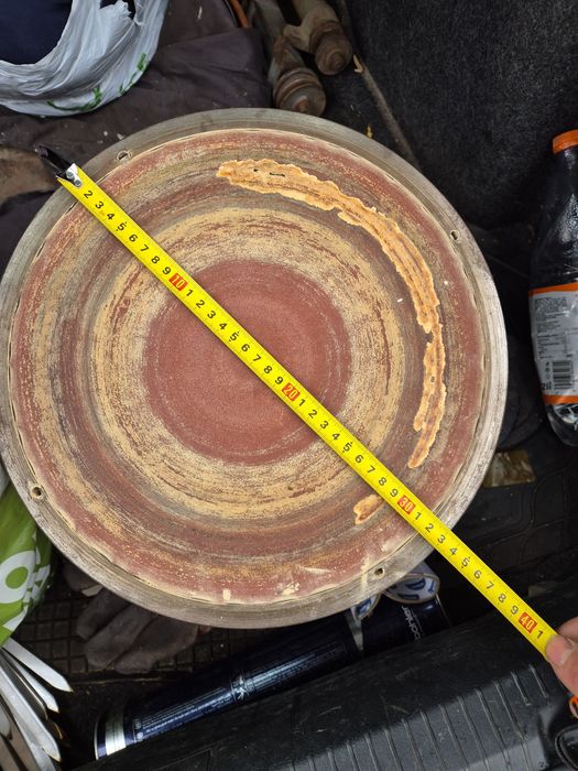 Шліфувальний станок може бути як по металу так і по дереву