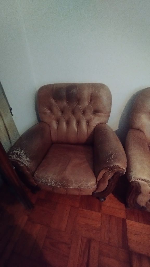Conjunto sofá cama e 2 poltronas