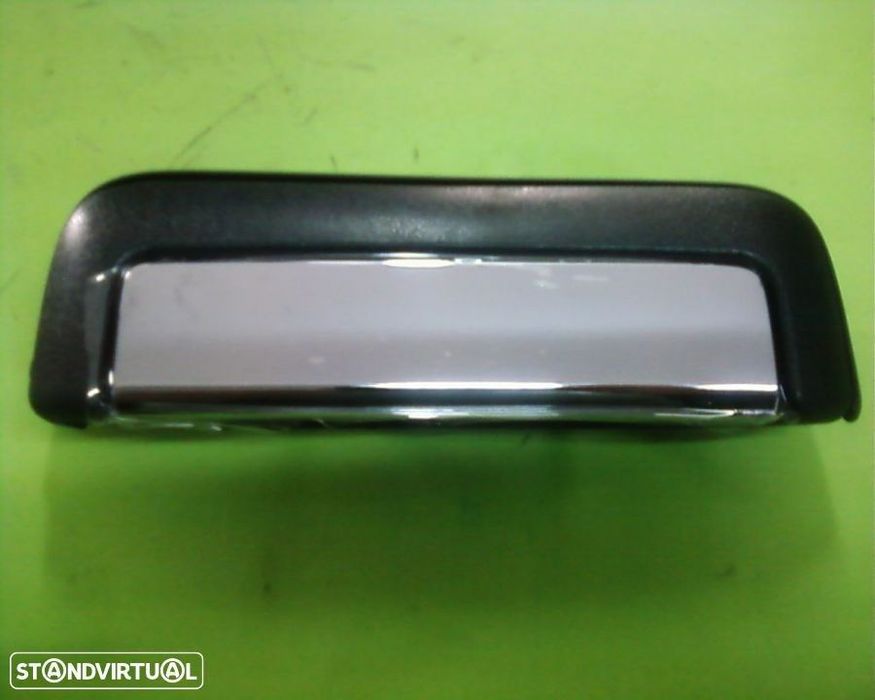 Punho puxador porta mala Mitsubishi Strakar L200 K74 1996-2005
