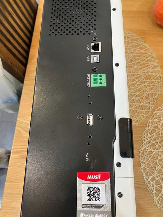 Гібридний інвертор напруги (ДБЖ) MUST PV18-3024 VPK (3 кВт)