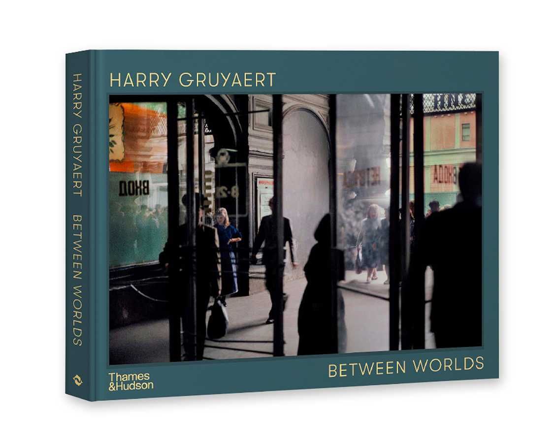 Книга Harry Gruyaert: Between Worlds