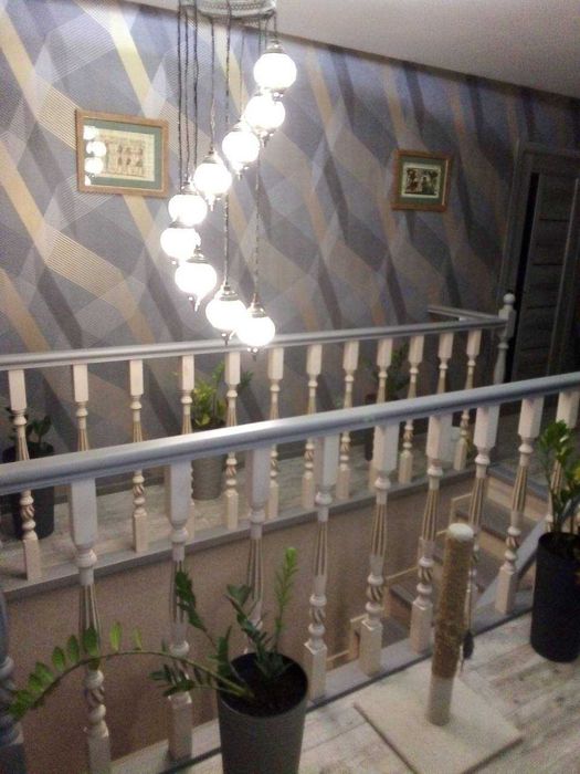 Виготовлення дерев'яних сходів
(Изготовление деревянных лестниц)