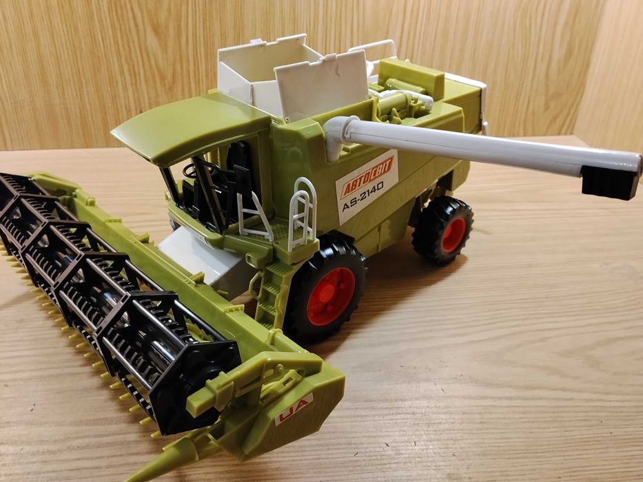 Зерноуборочный комбайн 29 см жатка AS-2140 Автосвит подвижные детали