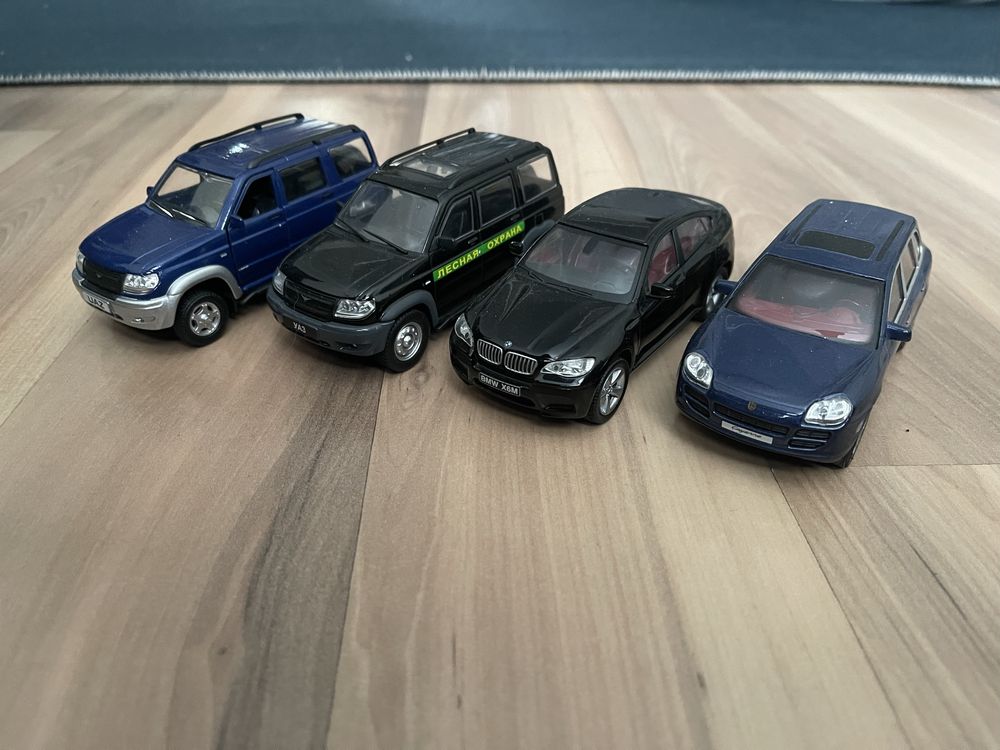 Колекційні модельки 1:43