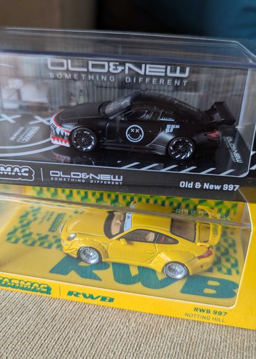 2 x Tarmac Works 1/64 Porsche 997 RWB + Old & New mate black