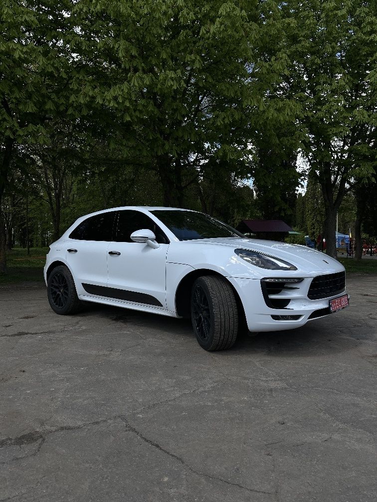 Porsche macan 95b gts 2017