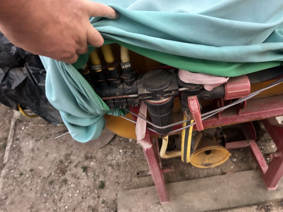 Оприскувач, розкидач добрив, бочка, прицеп