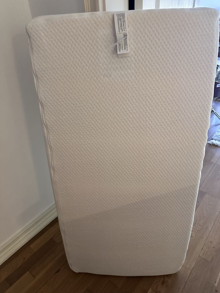 Berço ikea e colchao ZY