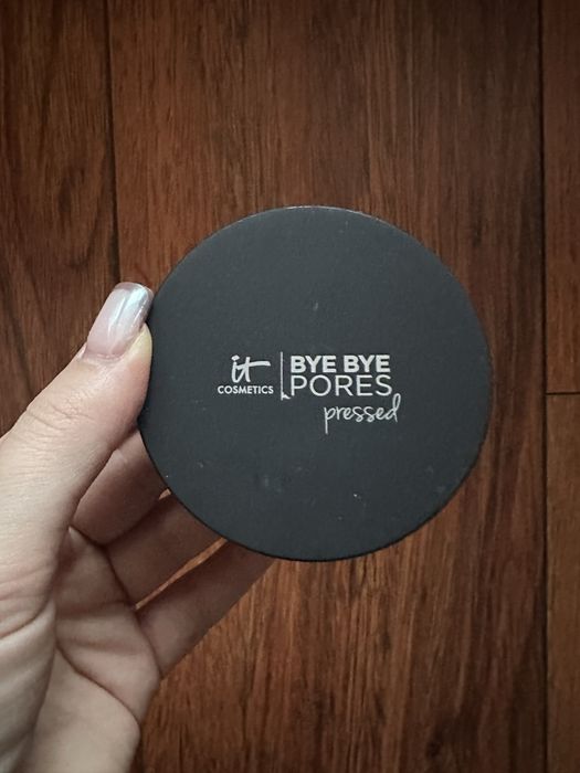 Puder IT COSMETICKS puder prasowany transparentny puder matujący blur