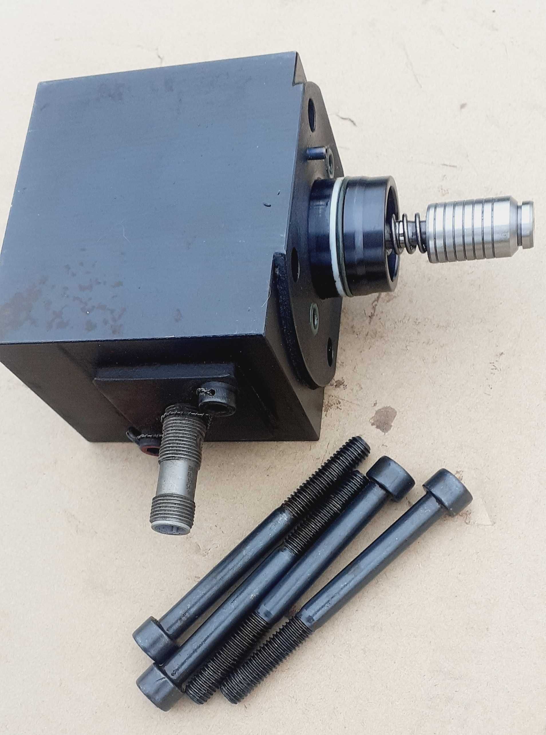Zawór kasetowy XEB 15. 353- 001- 01 MOOG HYDROLUX