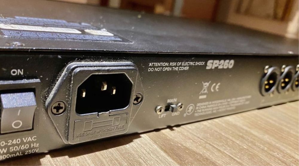 Продам звуковий акустичний процесор Mackie SP260, кросовер