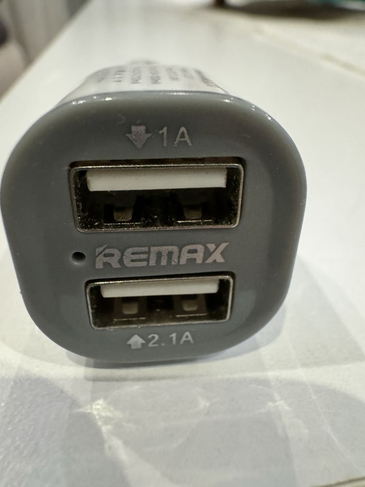 Автозарядка usb в прикурювач Remax