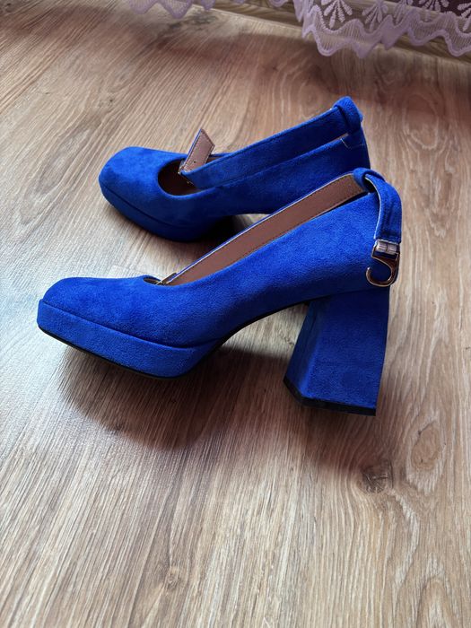 Взуття 38 розміру