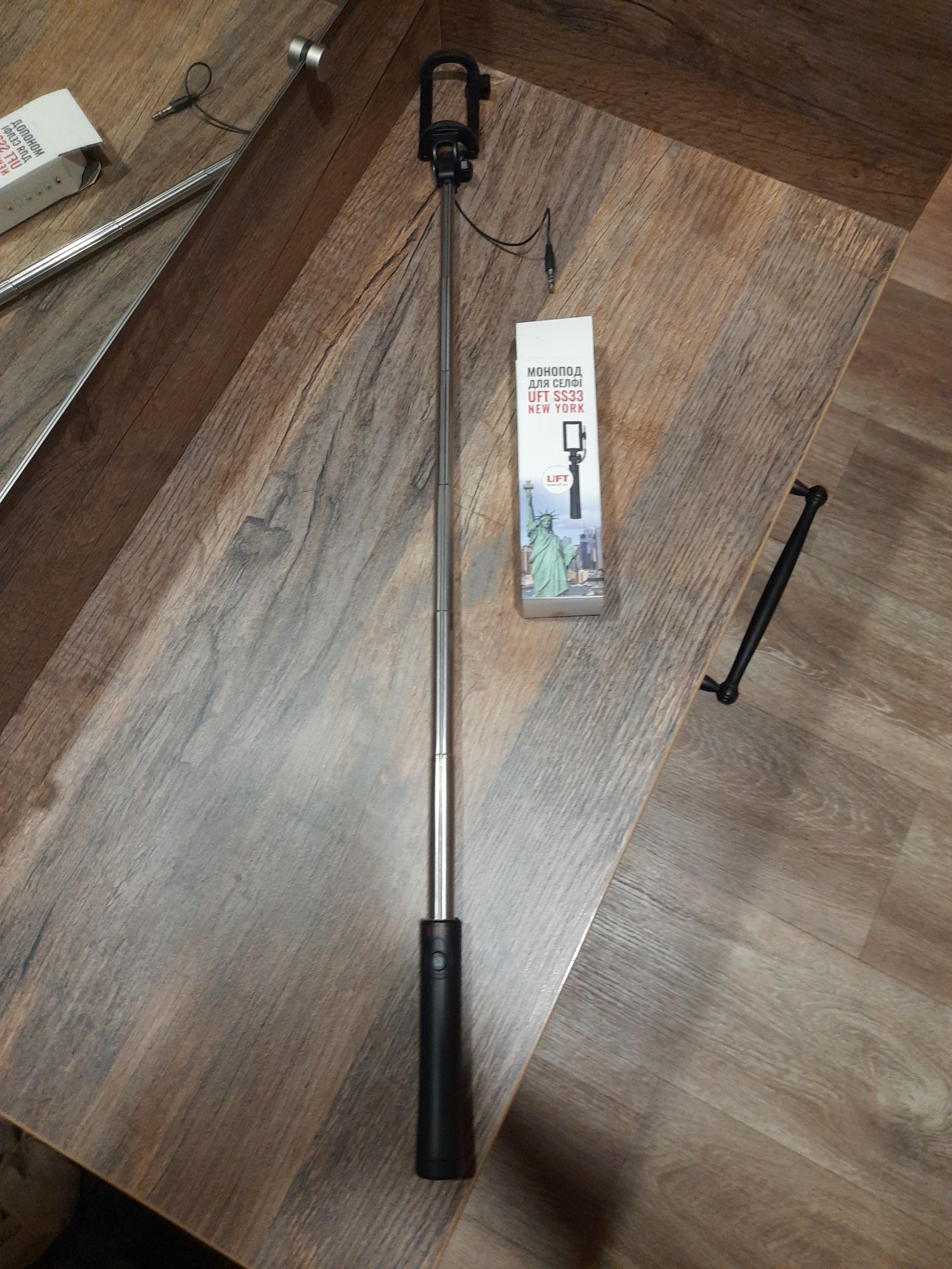 Монопод для селфи cо шнуром Bordo SS33 NEW-YORK Selfie Stick Black