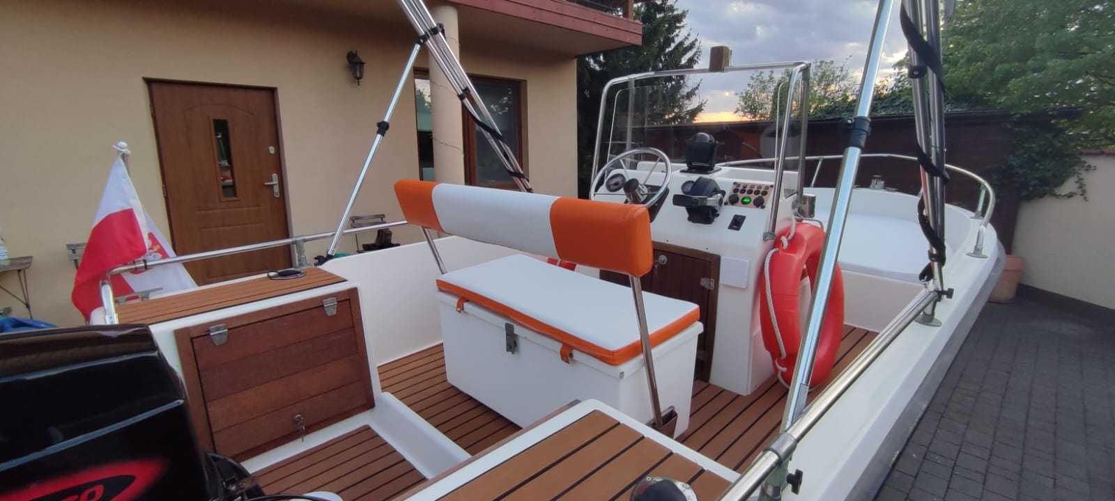 Łódź motorowa Torpedine 500, Evinrude 60, przyczepa podłodziowa