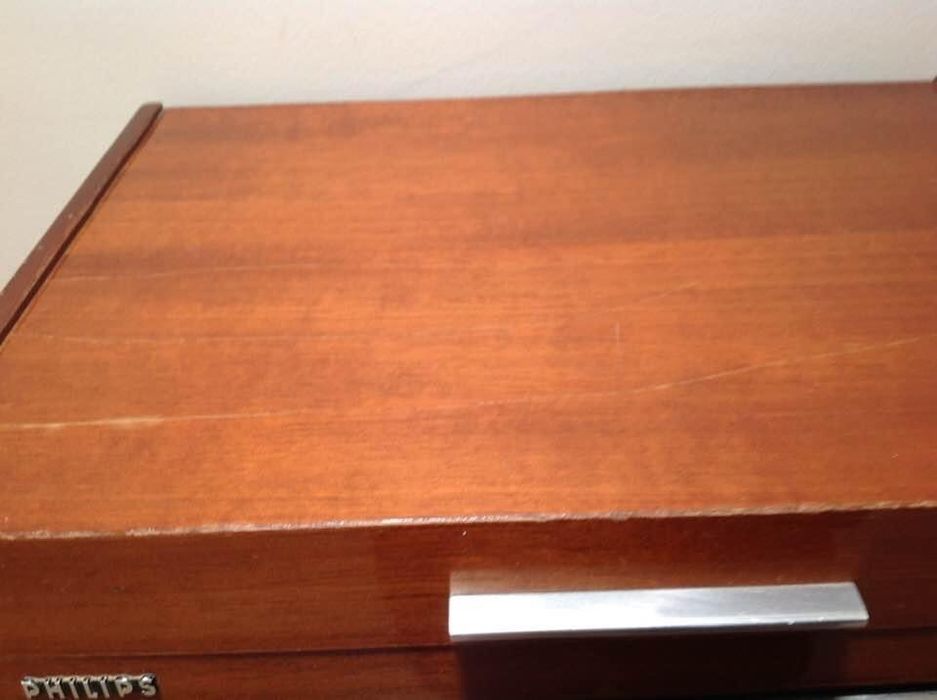 Radio gira-discos Phillips anos 60