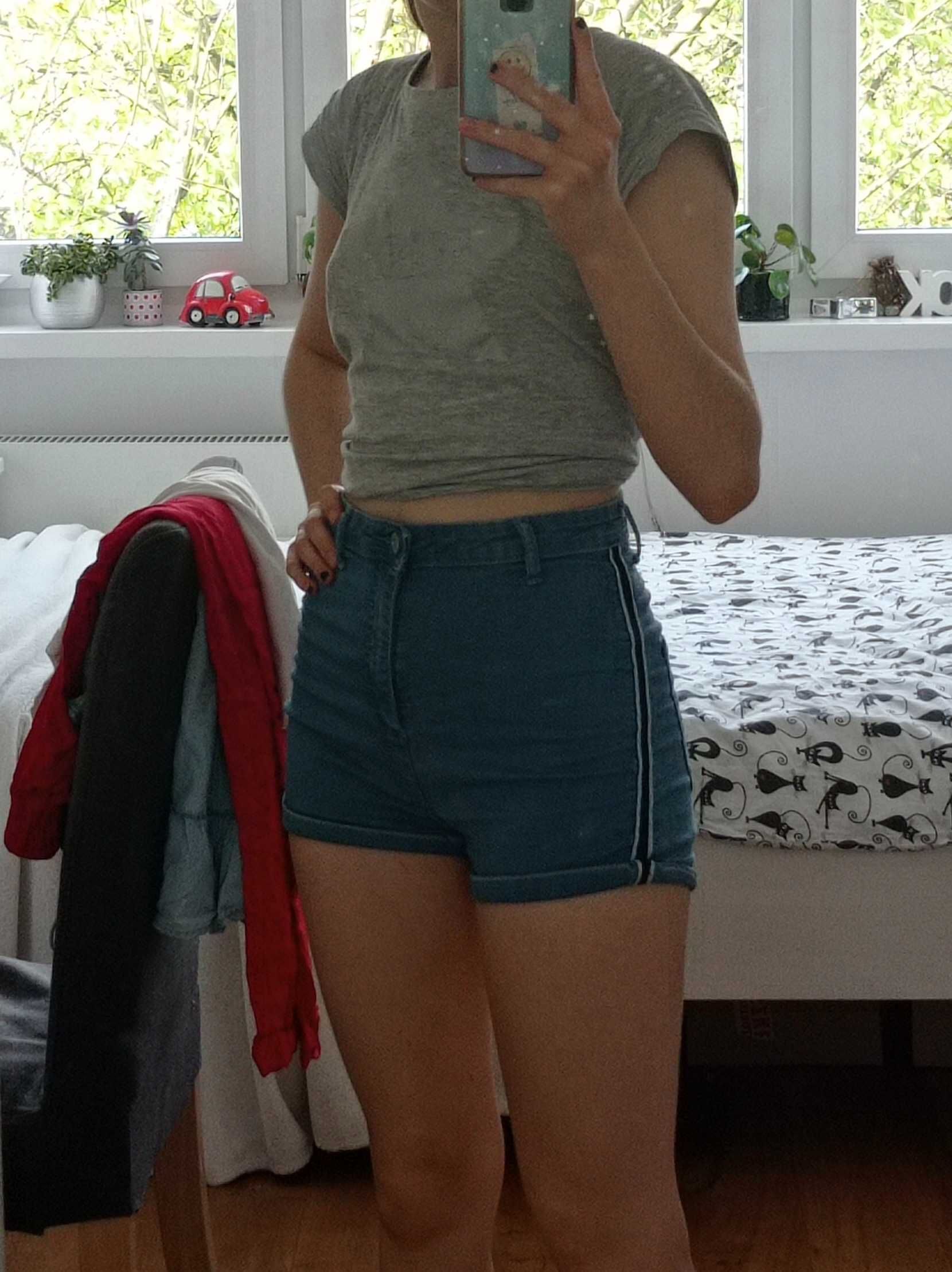 Szorty jeansowe z lampasem CROPP