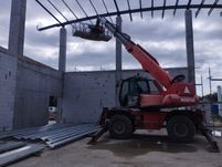 manitou zwyzka podnosnik ladowarka obrotowa teleskopowa dzwig