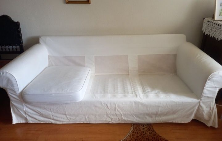 Sofá- 3 lugares EKTORP, Ikea com oferta de repousa pés
