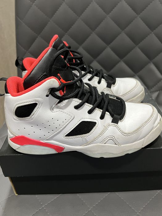 Ботінки Jordan, кросівки Nike
