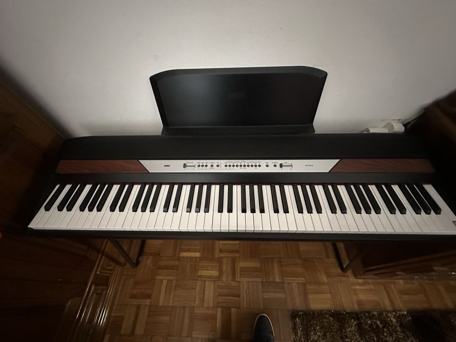 Piano Korg SP-250