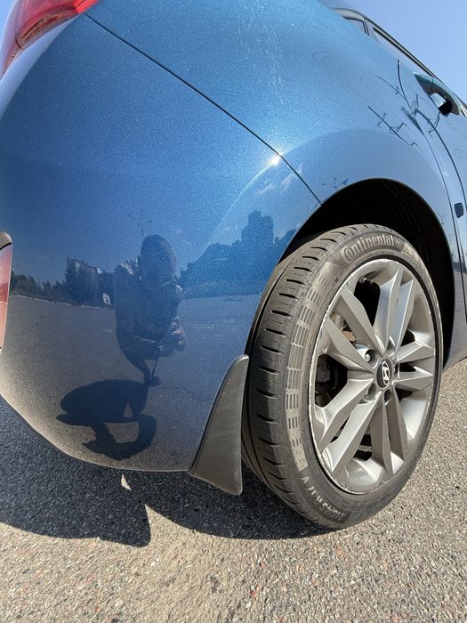 Hyundai Elantra GT 2.0 автомат