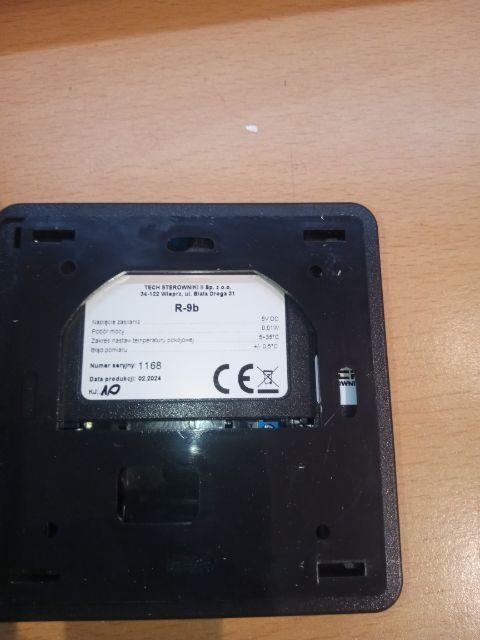Sterownik regulator termostat pokojowy natynkowe czarny R-9b TECH