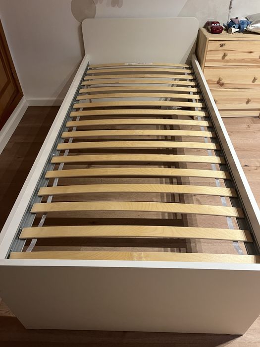 Vendo 2 camas SLAKT 90x200(em conjunto ou individual)