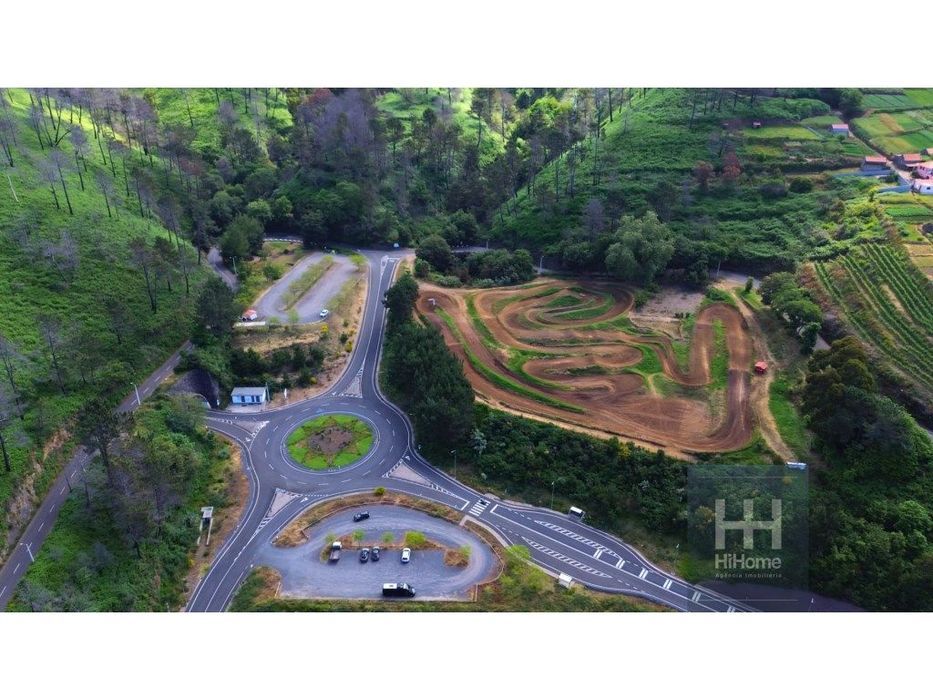 Terreno na Fajã da Ovelha, com capacidade para construção de uma mo...